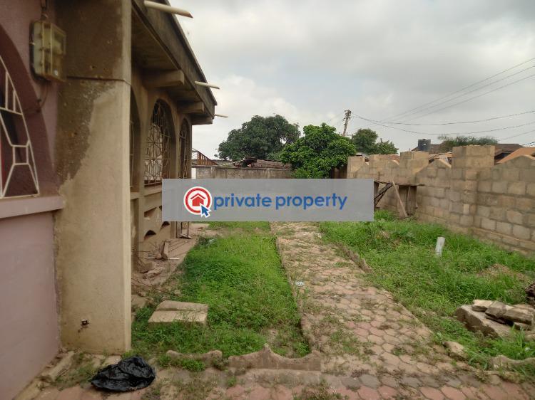 10 bedroom House For Sale &nbsp;afrancho, Near Kronum Suame. Kumasi Metropolitan Ashanti - 9