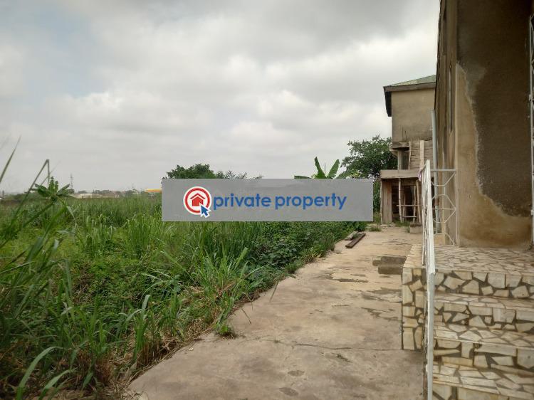 10 bedroom House For Sale &nbsp;afrancho, Near Kronum Suame. Kumasi Metropolitan Ashanti - 7