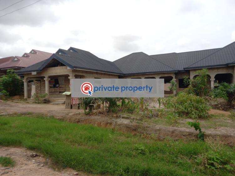 10 bedroom House For Sale &nbsp;asenua After Anwiaa Meduma. Kumasi Metropolitan Ashanti - 4