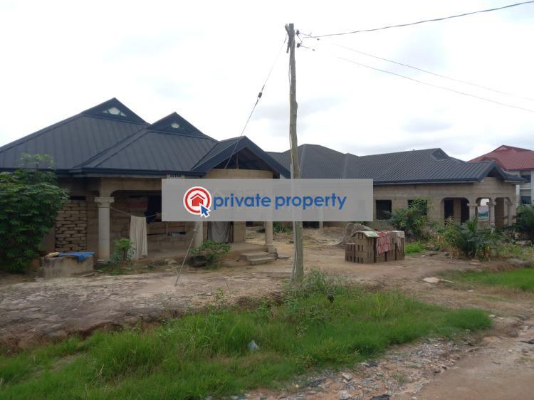 10 bedroom House For Sale &nbsp;asenua After Anwiaa Meduma. Kumasi Metropolitan Ashanti - 0