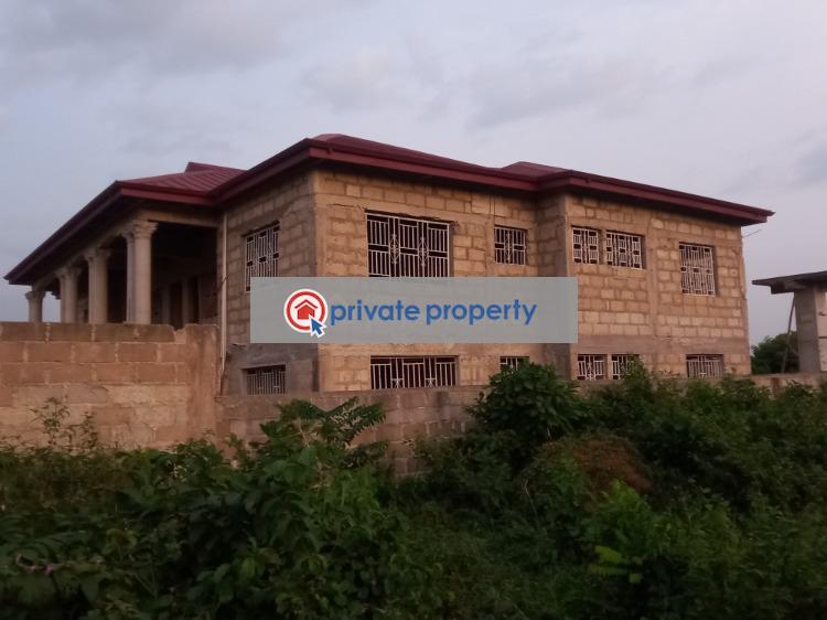 10 bedroom House For Sale &nbsp;antoa New Site On Buokrom Kenyasi Road. Kumasi Metropolitan Ashanti - 1