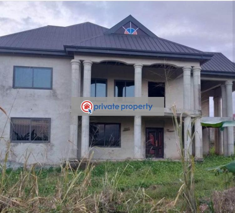 10 bedroom House For Sale &nbsp;brofoyedru Afratia on Santasi Road. Kumasi Metropolitan Ashanti - 4