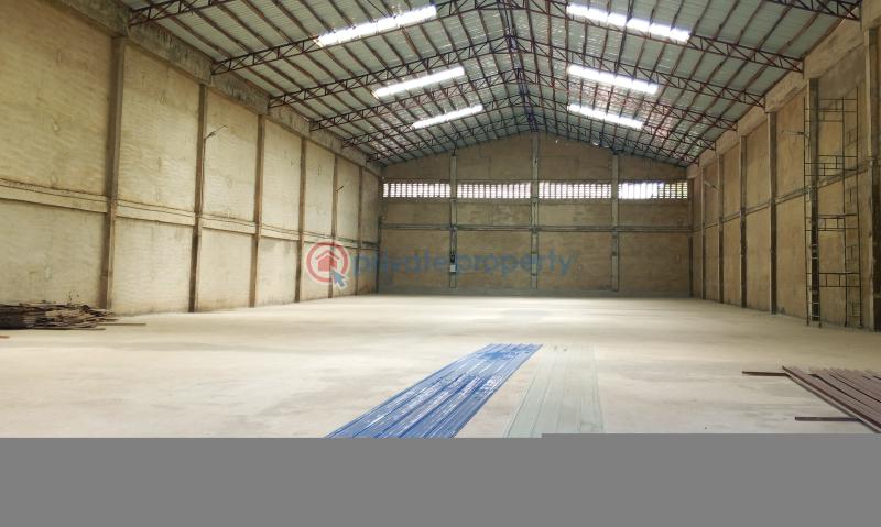 Warehouse For Rent Spintex Near Police Station. Spintex Road Accra - 0