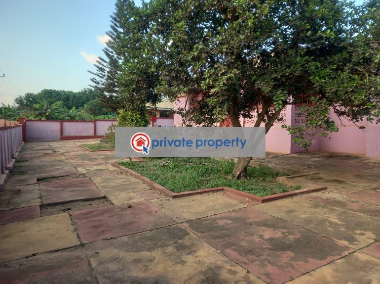 House For Sale &nbsp;wadie Adwumakaase Near Mampongteng. Kumasi Metropolitan Ashanti - 3