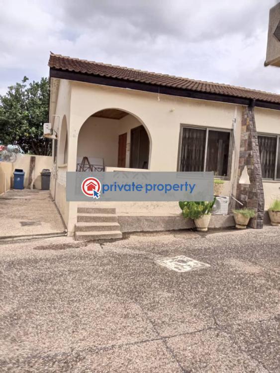 7 bedroom Detached Bungalow For Sale &nbsp;dansoman Ssnit Flat Accra Metropolitan  - 3