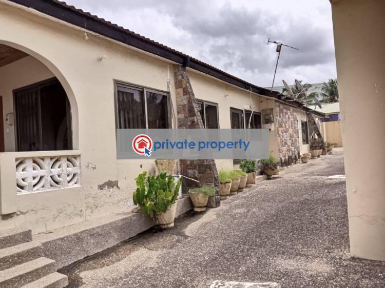 7 bedroom Detached Bungalow For Sale &nbsp;dansoman Ssnit Flat Accra Metropolitan  - 2