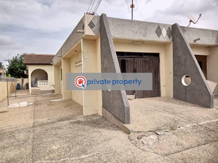 7 bedroom Detached Bungalow For Sale &nbsp;dansoman Ssnit Flat Accra Metropolitan  - 1