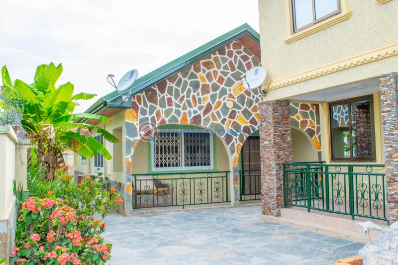 2 bedroom Semi detached Duplex Short let Cape Coast Jukwa Road, Mpeasem Ame Zion School First Speed Ramp Cape Coast Metropolitan Central Region - 2