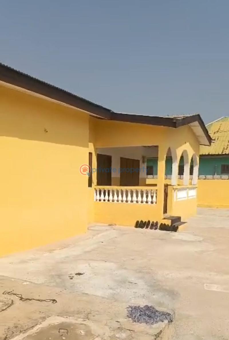2 bedroom Detached Bungalow For Sale Opeikuma Kasoa Awutu-Senya East Central Region - 1