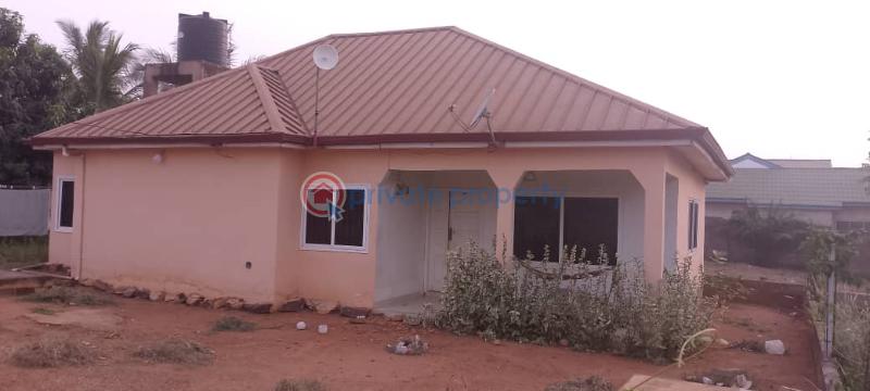 2 bedroom Detached Bungalow For Sale oyibi. Accra - 3