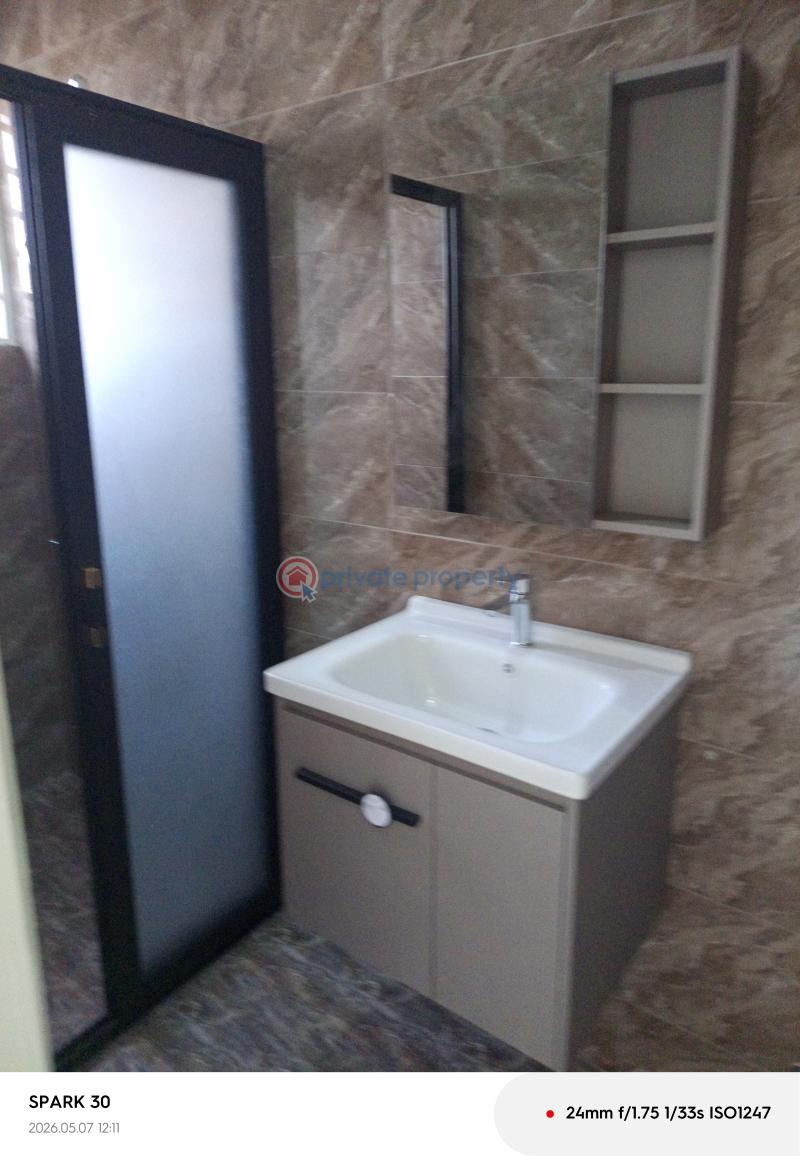 2 bedroom Apartment For Rent The Browns Realtor , Osu Vra Hospital Osu Accra - 9