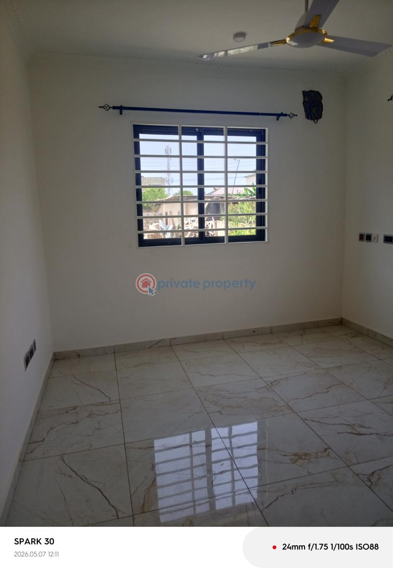 2 bedroom Apartment For Rent The Browns Realtor , Osu Vra Hospital Osu Accra - 3
