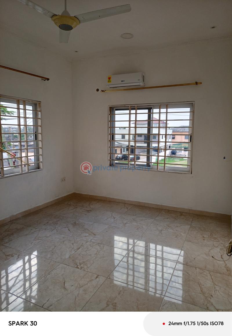 2 bedroom Apartment For Rent The Browns Realtor ,osu Papaya Down To Beijing Clinic Osu Accra - 1
