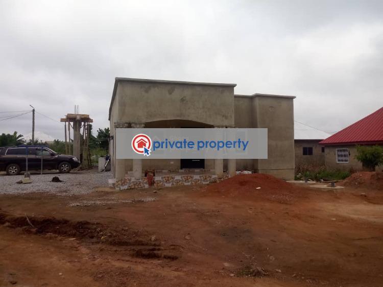 2 bedroom House For Sale &nbsp;kodie On Kumasi Offinso/ Techiman Road. Afigya-Kwabre Ashanti - 9