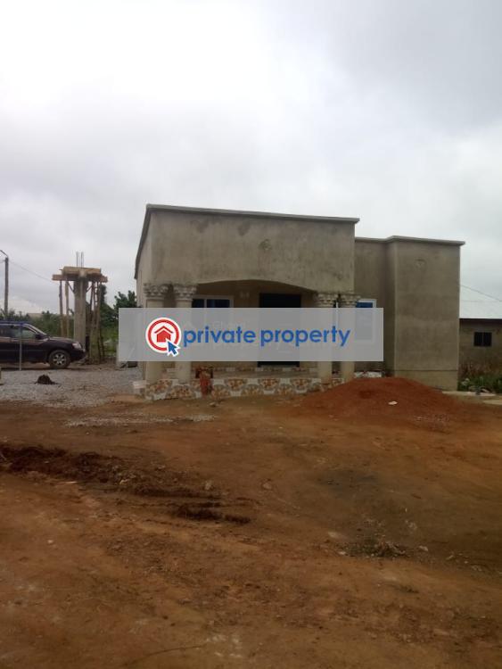2 bedroom House For Sale kodie On Kumasi Offinso/ Techiman Road. Afigya