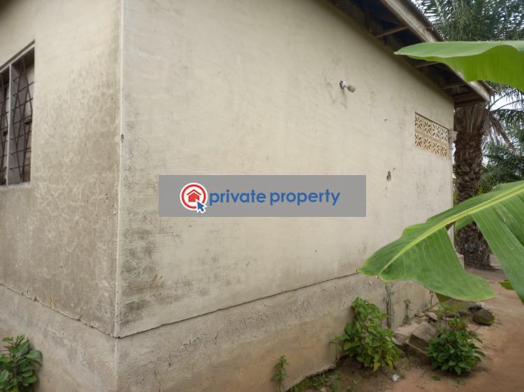 2 bedroom House For Sale &nbsp;asenua After Anwiaa Meduma. Kumasi Metropolitan Ashanti - 2