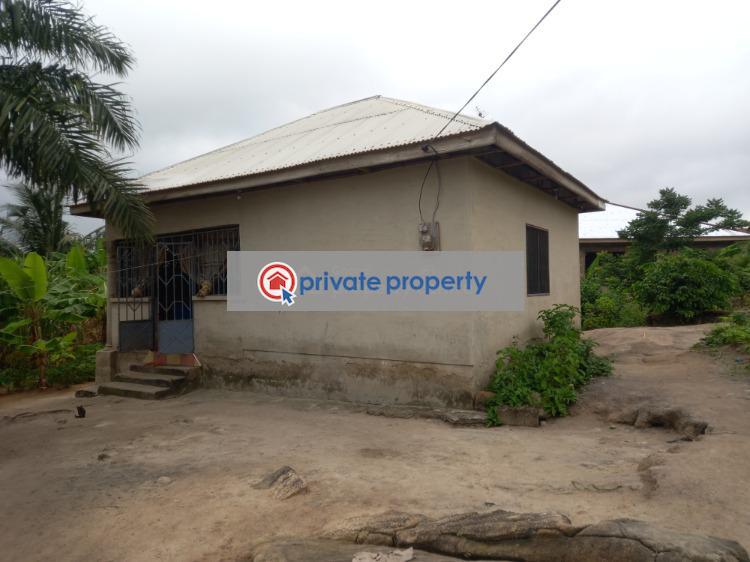 2 bedroom House For Sale &nbsp;asenua After Anwiaa Meduma. Kumasi Metropolitan Ashanti - 5