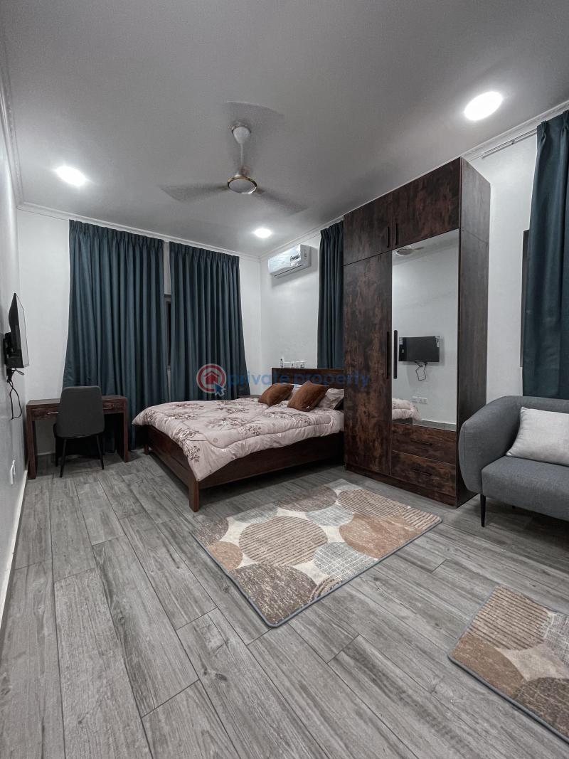 2 bedroom Apartment For Rent The Browns Realtor ,osu Oxford Street, Close To The Beijing Clinic Osu Accra - 3