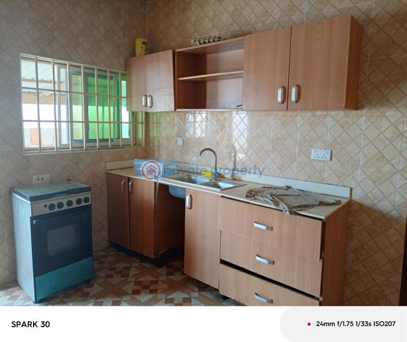 2 bedroom House For Rent Tuba McCarthy Hill Ga South Municipal Accra - 4