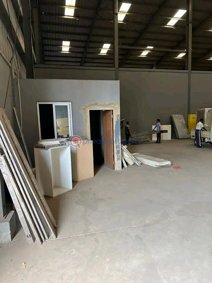 Warehouse For Rent Coka Cola Roundabout Spintex Road Accra - 3