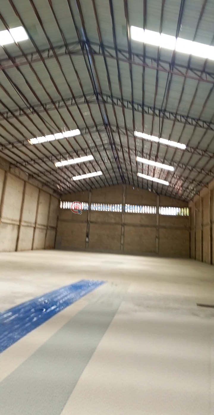 Warehouse For Rent Spintex Near The Police Station. Spintex Road Accra - 0