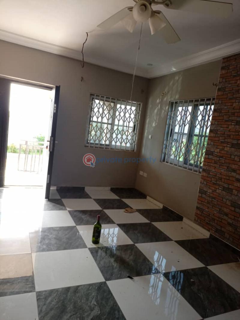 2 bedroom House For Sale Nurses Quarter Kasoa Awutu-Senya East Central Region - 9