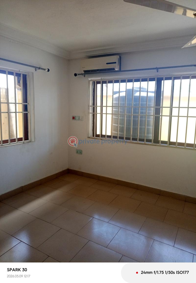 3 bedroom Apartment For Rent The Browns Realtor ,south Labadi Side, Behind Mawako Behind Marwako South Labadi Accra - 1
