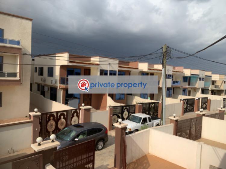 3 bedroom Semi detached Bungalow For Sale &nbsp;estate Oyarifa La Nkwantanang Madina Municipal Accra - 14