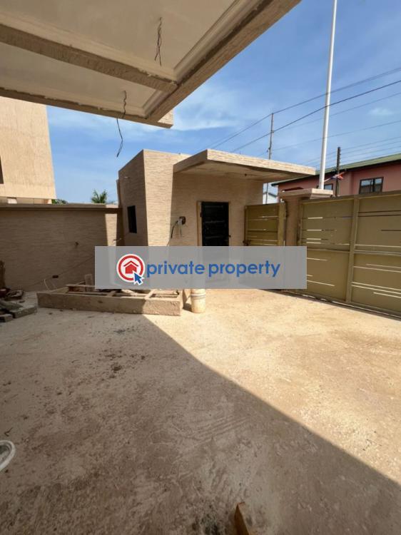 3 bedroom House For Sale &nbsp;urgly Road Estate North Kaneshie Accra - 12