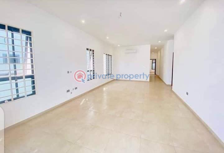 3 bedroom House For Sale Sakumono Celebrity Golf Estate Tema West Municipal District Accra - 2