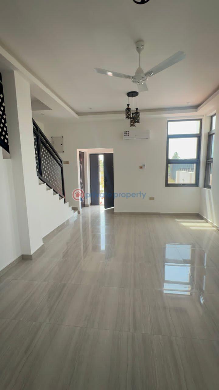 3 bedroom House For Sale Community 18 Road Spintex Accra - 2
