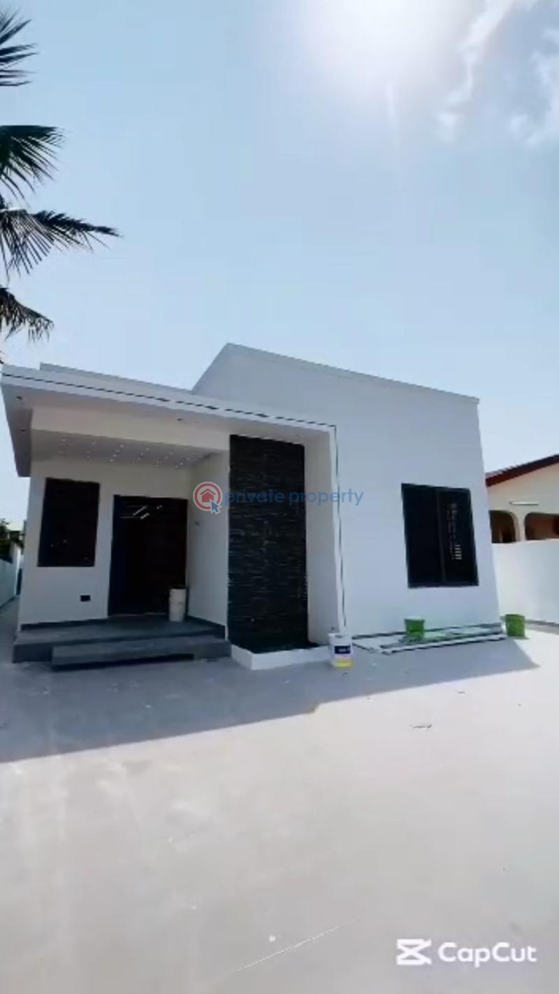 3 bedroom Detached Duplex For Sale Lakeside Estates. Adenta Municipal Accra - 0