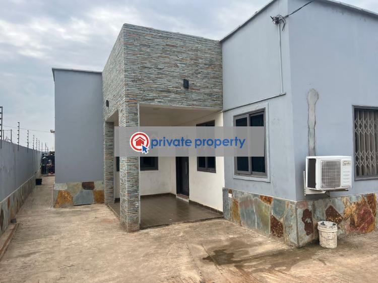 3 bedroom Townhouse For Sale &nbsp;tema Community 26 Near Affordable Housing Tema Accra - 1