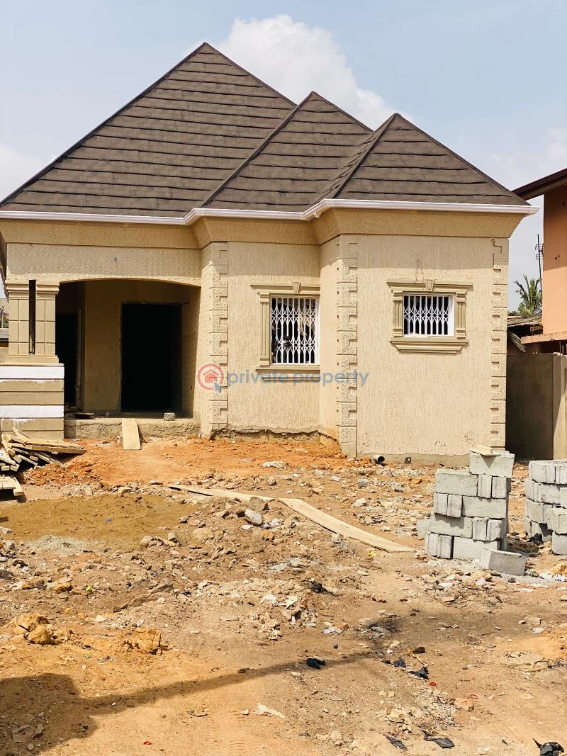 3 bedroom House For Sale Near Petroleum To Alhaji Main Road Parliament Pub Achimota Accra - 1