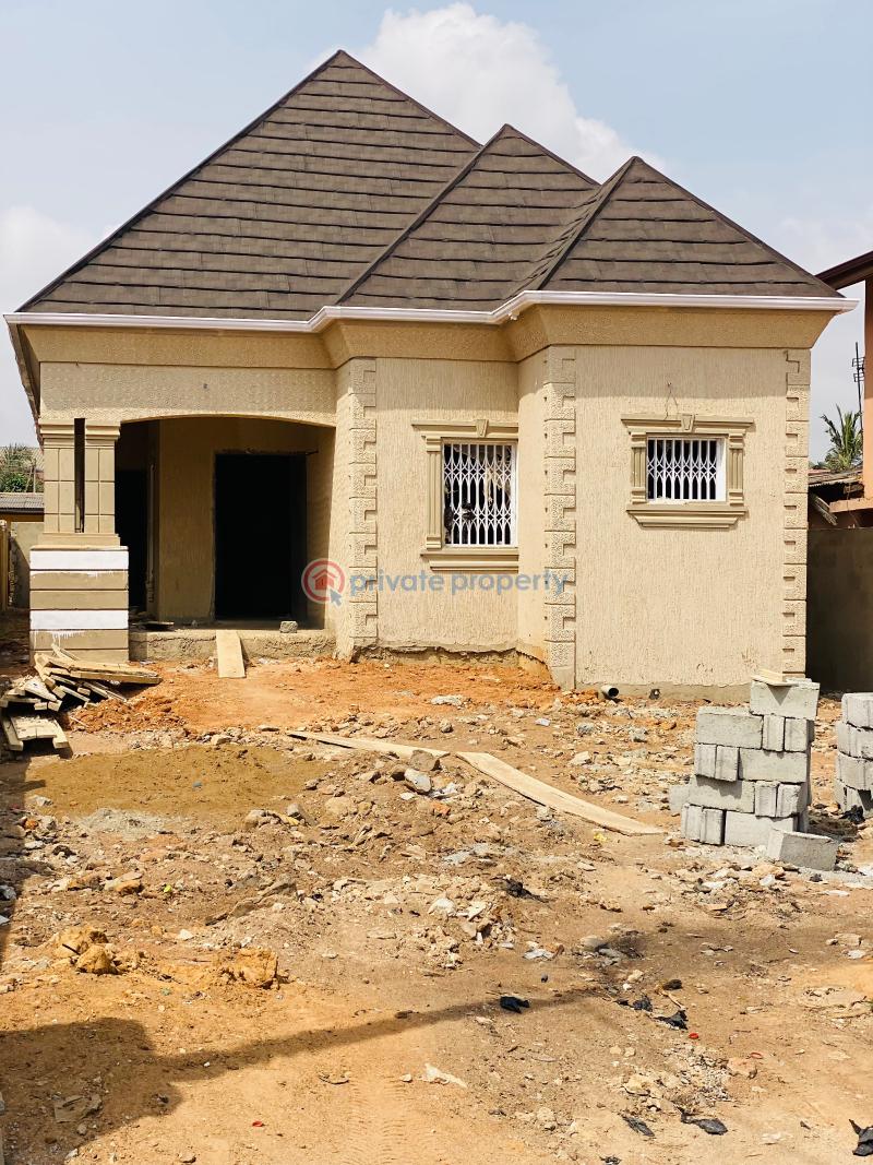 3 bedroom House For Sale Near Petroleum To Alhaji Main Road Parliament Pub Achimota Accra - 0