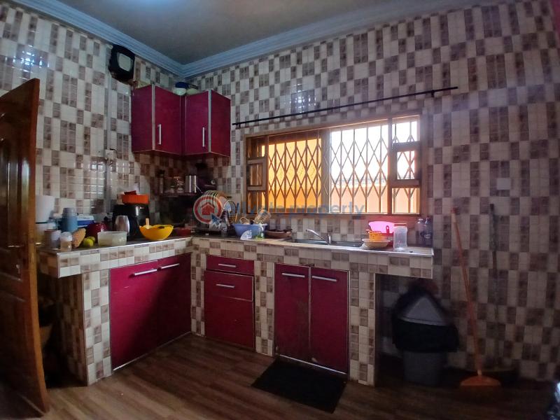 3 bedroom Detached Bungalow For Sale Amrahia Adenta Municipal Accra - 8