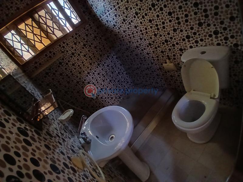 3 bedroom Detached Bungalow For Sale Amrahia Adenta Municipal Accra - 6