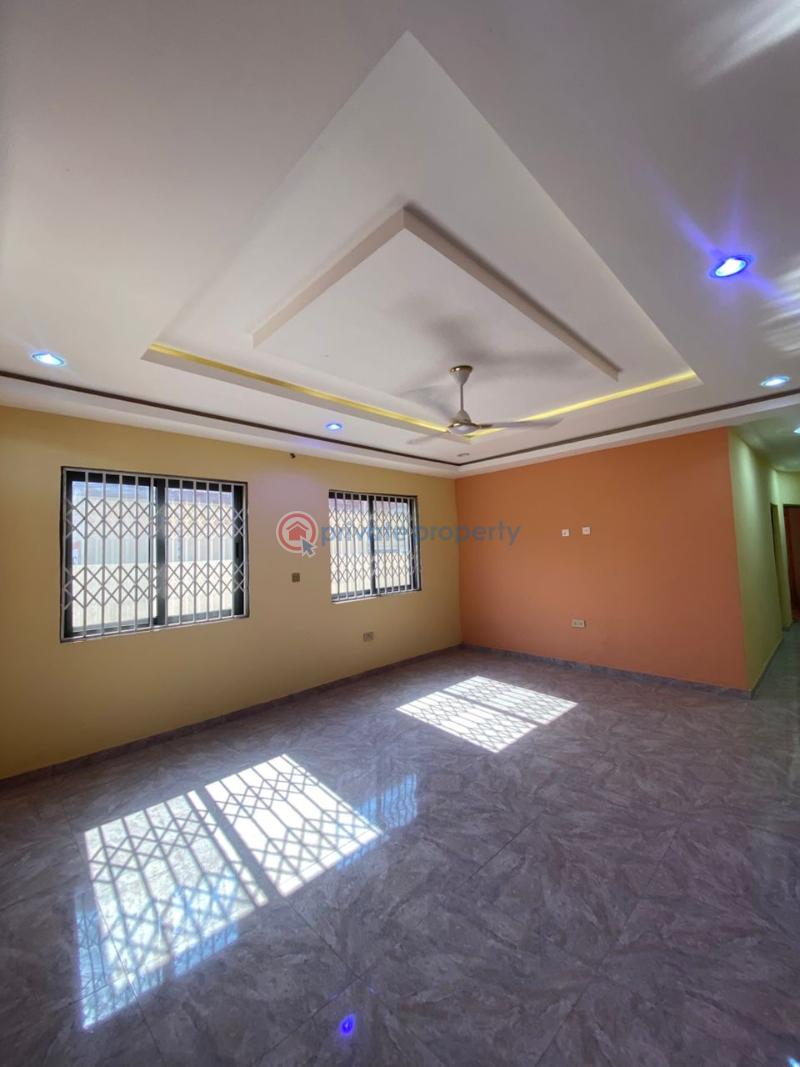 3 bedroom Detached Bungalow For Sale Madina Abokobi oyarifa Road La Nkwantanang Madina Municipal Accra - 6