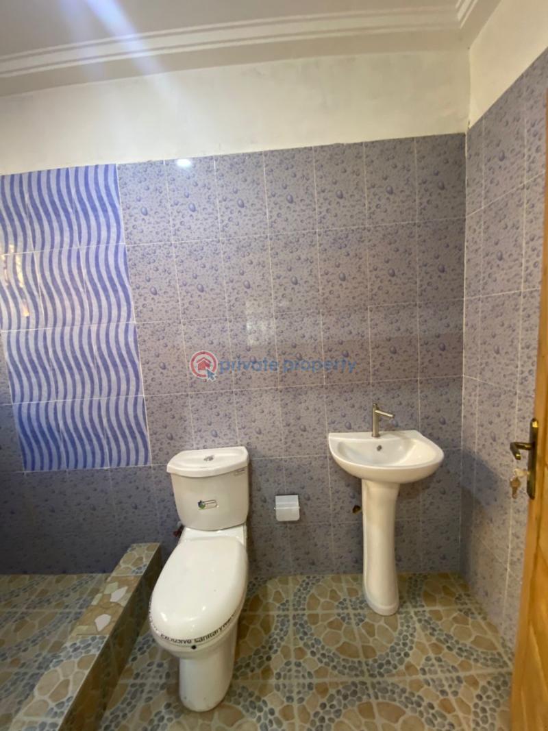 3 bedroom Detached Bungalow For Sale Madina Abokobi oyarifa Road La Nkwantanang Madina Municipal Accra - 11