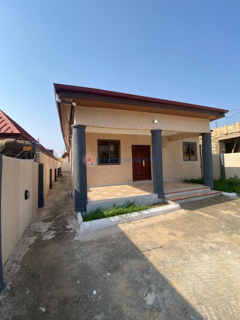 3 bedroom Detached Bungalow For Sale Madina Abokobi oyarifa Road La Nkwantanang Madina Municipal Accra - 0