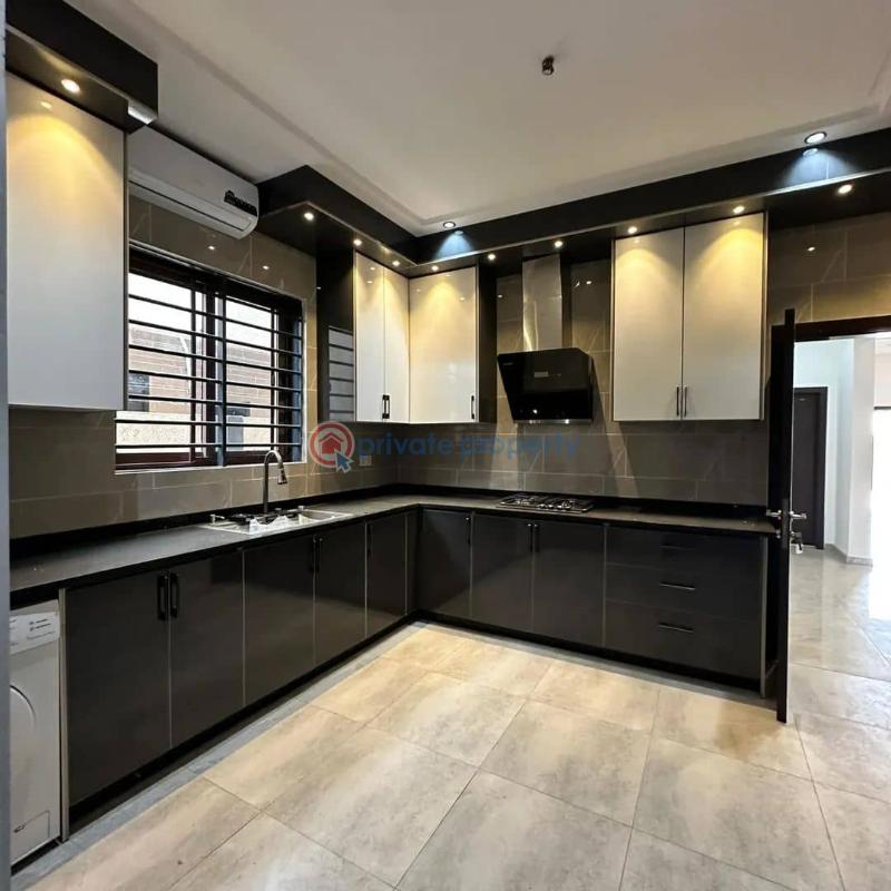 3 bedroom House For Sale Lakeside Accra Metropolitan  - 4