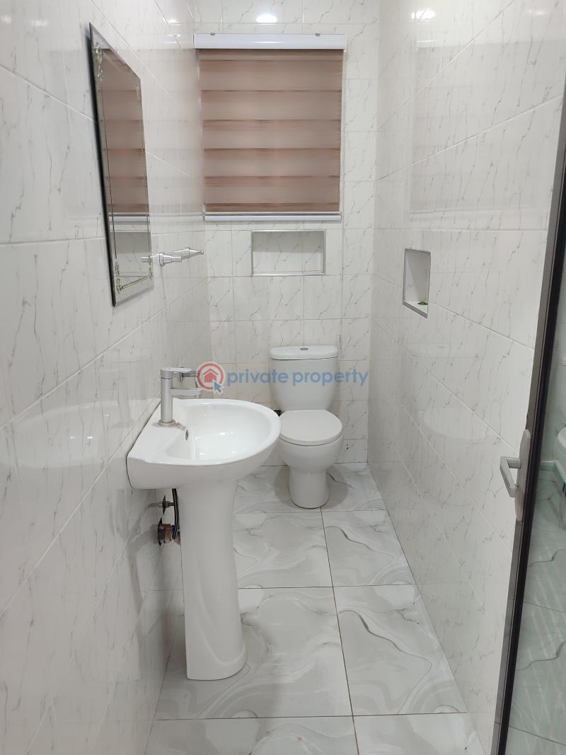3 bedroom Detached Duplex For Sale Lakeside Estate Community 8 Tema Accra - 3