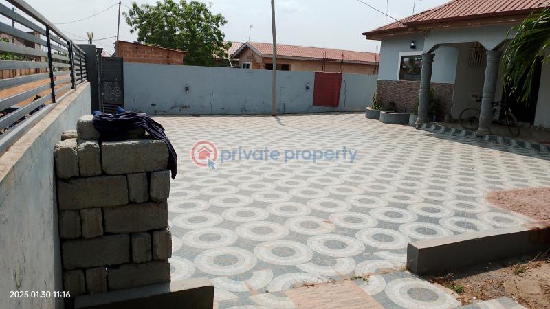 3 bedroom House For Sale Dodowa Star Hotel Dodowa Road Adenta Municipal Accra - 1