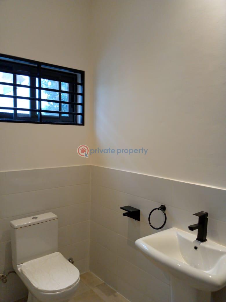 3 bedroom Townhouse For Sale Madina La Nkwantanang Madina Municipal Accra - 7