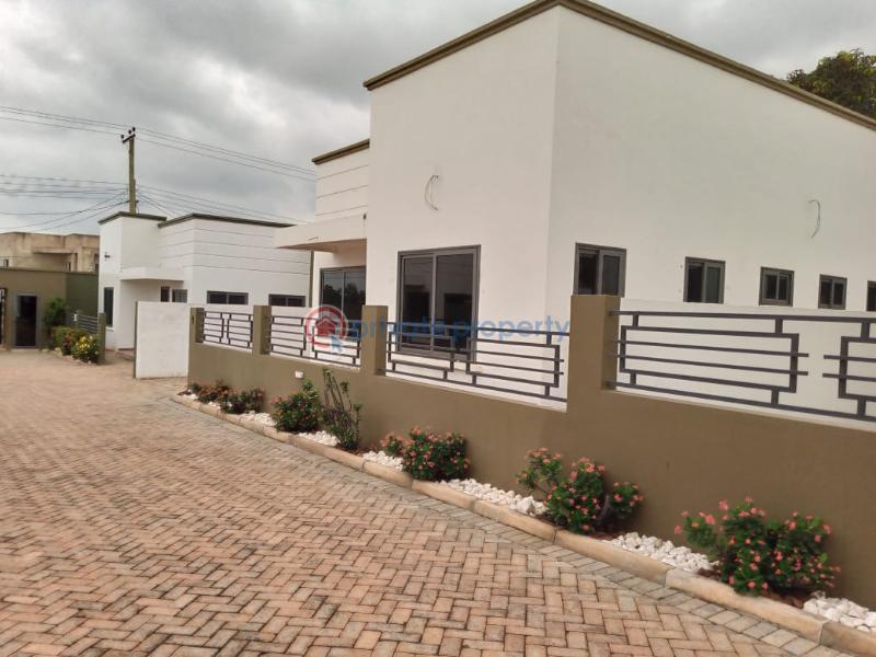 3 bedroom Townhouse For Sale Madina La Nkwantanang Madina Municipal Accra - 10