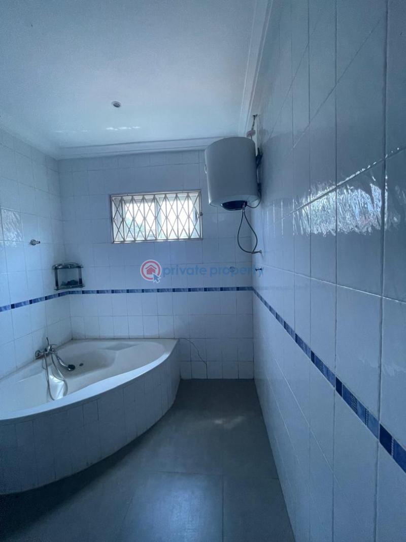 5 bedroom House For Sale Emefs Estate, Afienya Rd Tema Accra - 5