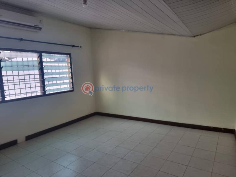 3 bedroom House For Sale Nyaniba Estate Osu Accra - 8