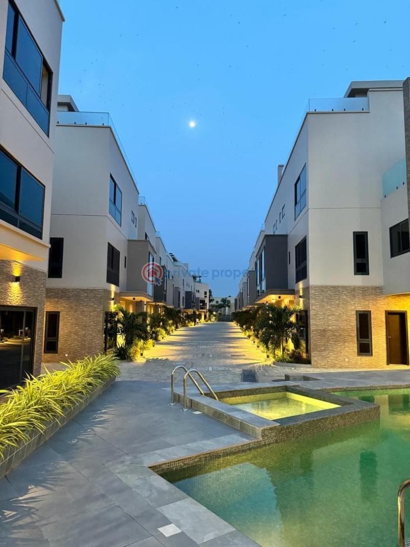 4 bedroom House For Sale Airport Residential Area Accra - 0