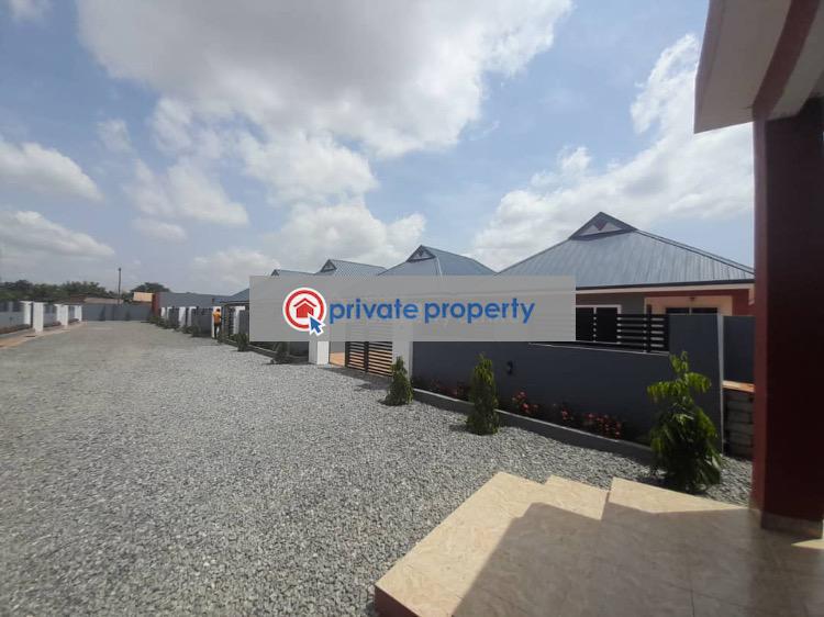 3 bedroom Detached Bungalow For Sale &nbsp;school Junction Ashaley Botwe Adenta Municipal Accra - 11