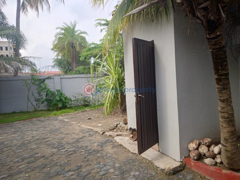3 bedroom House For Rent Osu Nyaneba Osu Accra - 13